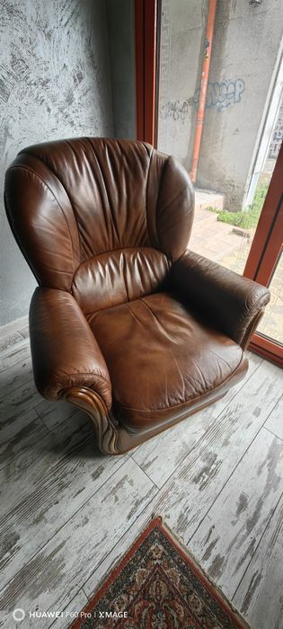 Кожен диван +два броя кресла