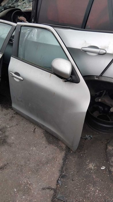 Usa dreapta/stanga fata Nissan Juke an 2011