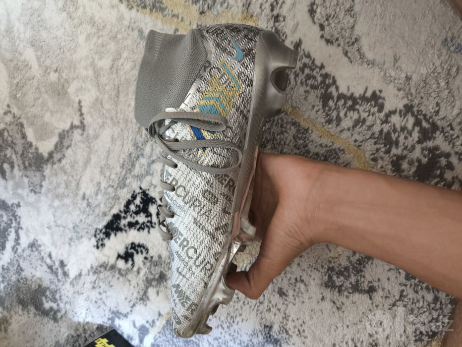 Бутсы футбольные