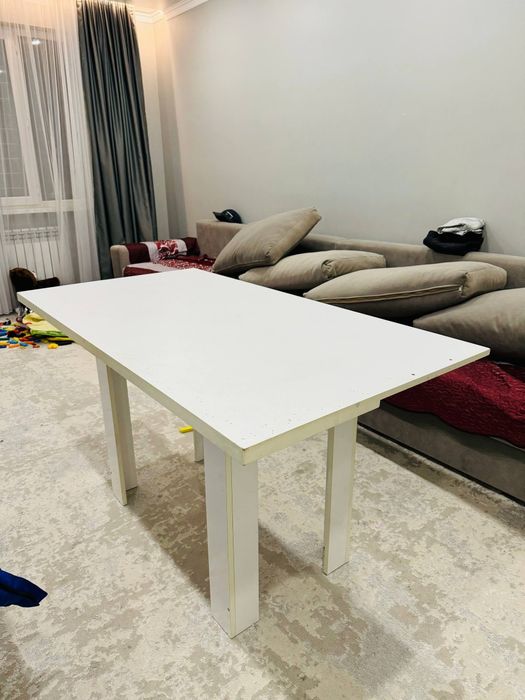 Продам стол за 5000 тг