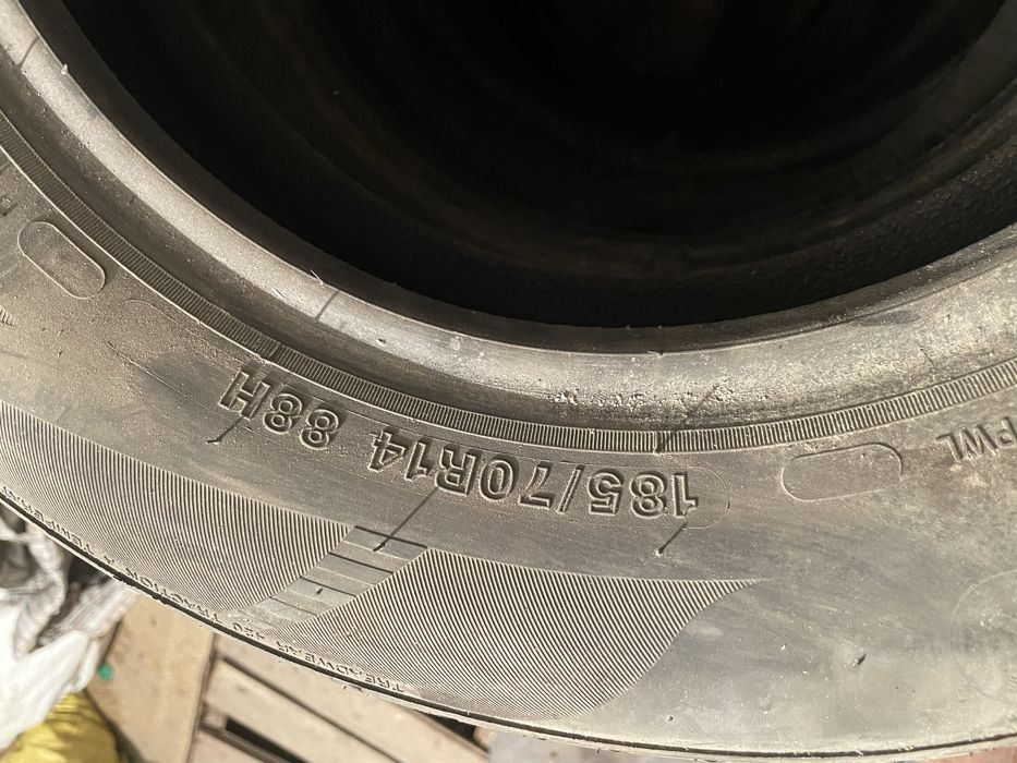 Продам шины за 10000 2 балона