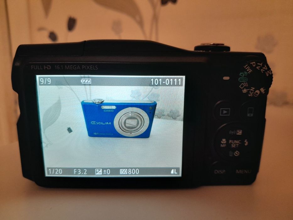 Aparat foto digital Canon SX 700 HS