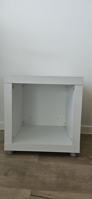 Етажерка кубче за под