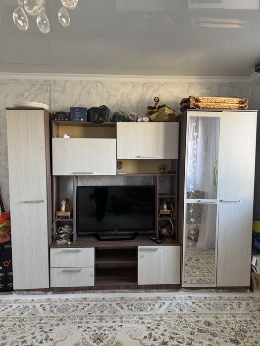 Продам гостинной стенка