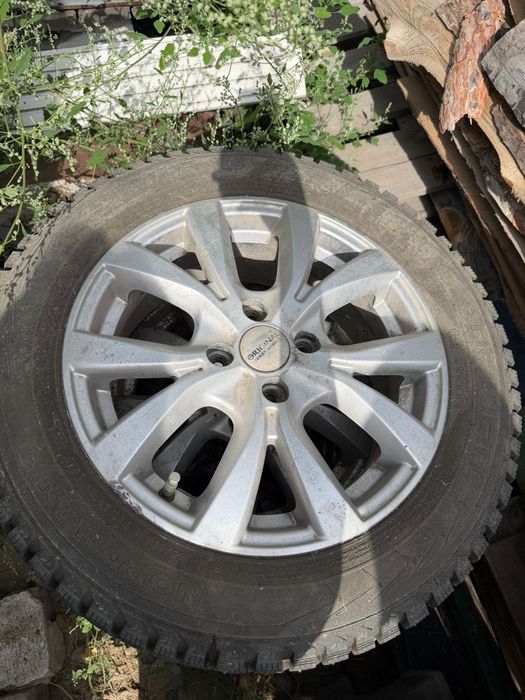 Продам комплект колёс R15  Шины 185/65