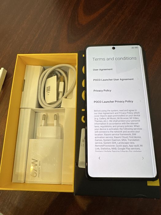 Telefon Poco F5 dunga ecran