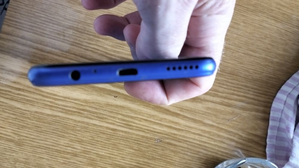 Продам телефон P40lite E