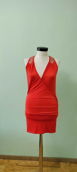 Секси парти цикламена къса рокля с гол гръб и отворено деколте