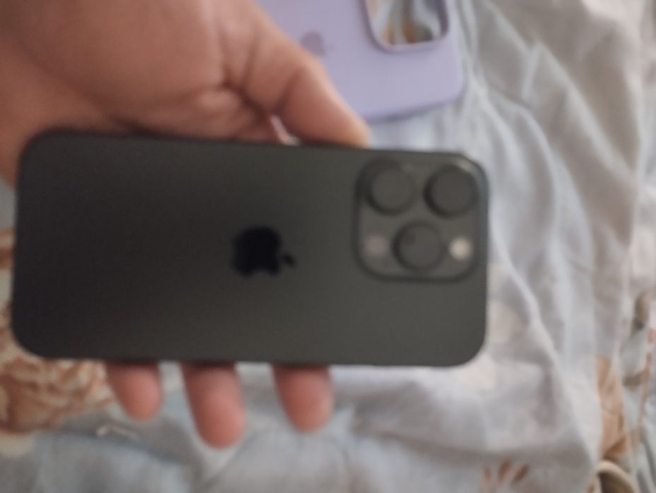 Продам Iphone 16 pro