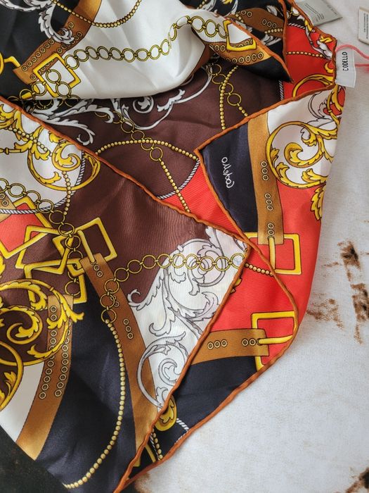 Esarfa noua Codello din saten