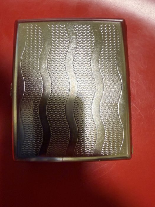 Tabacheră elegantă inox..