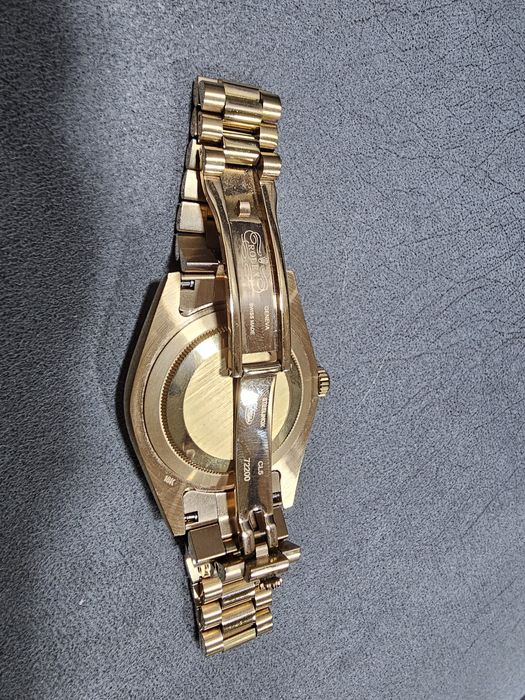 Часовник Rolex Day-Date