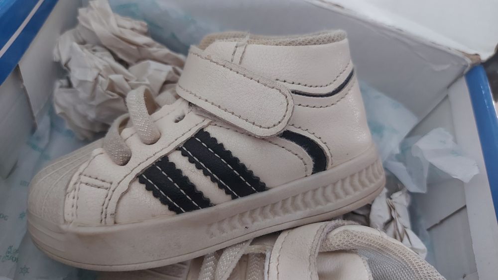 Продам бу детские осенние ботинки