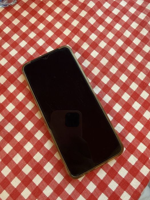 Продам телефон Vivo Y35