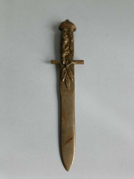 Бронзова кама в стил Art Nouveau