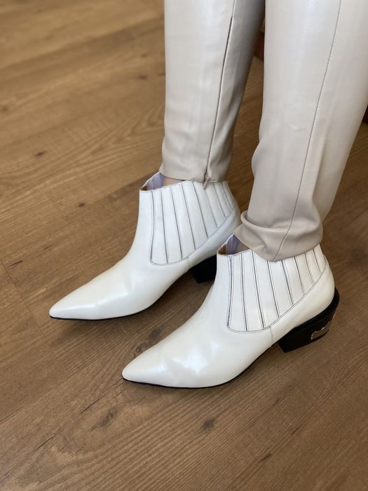 Продам брендовую обувь