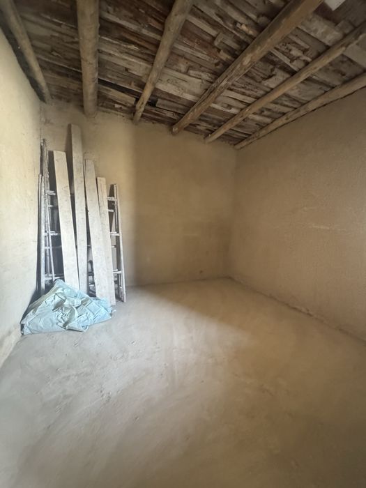 Yangi Toshmi postdan 10 km ichkarida 5 sotix 4 xona alohisa sanuzel