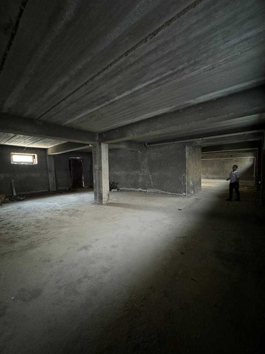 № 685 Подвал (коробка) площадью 390кв.м. в районе Оптовик