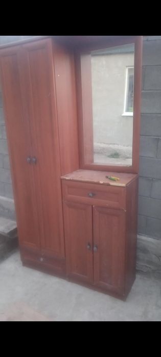 Отдам даром 2  прихожие