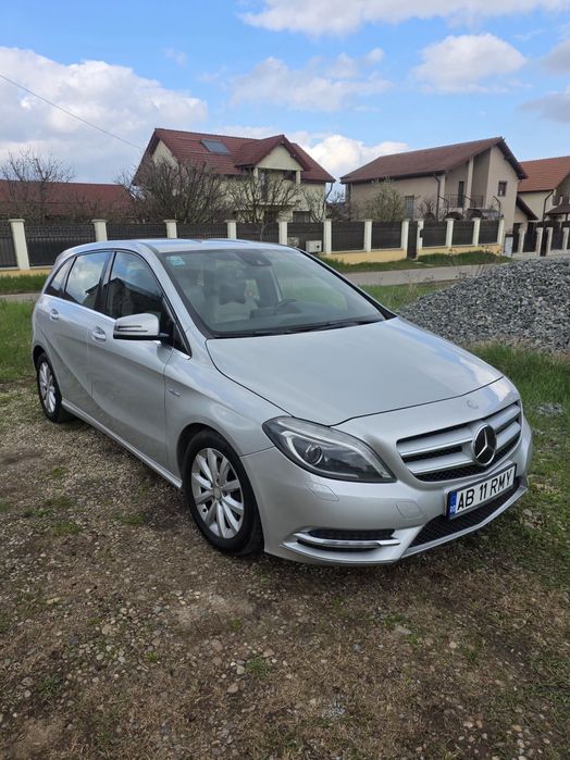 Mercedes B200 CDI, motor 1.8 diesel, 136 cp.