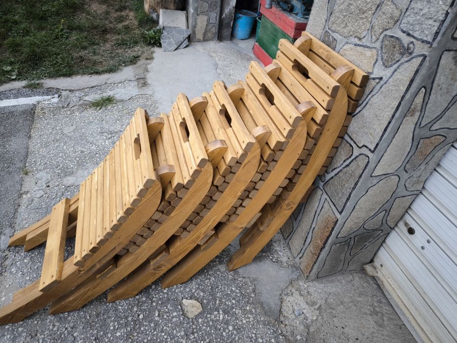 Дървени градински сгъваеми столове