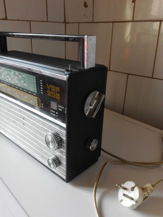 Радио  VEF 206 , NORD MENDE U 106 и лот  фонокарти.