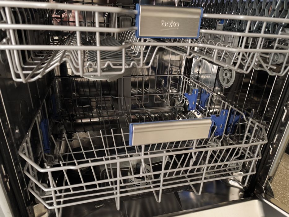 Съдомиялна BEKO свободно стояща