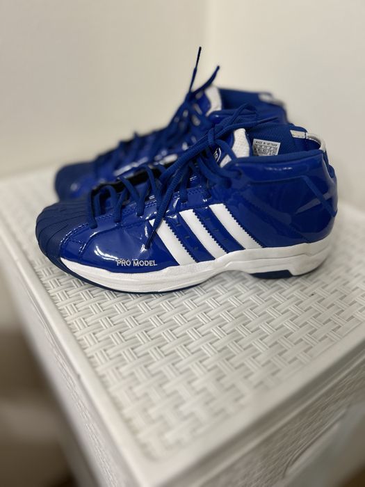 Кроссовки Adidas -оригинал. Новые.40 размер.