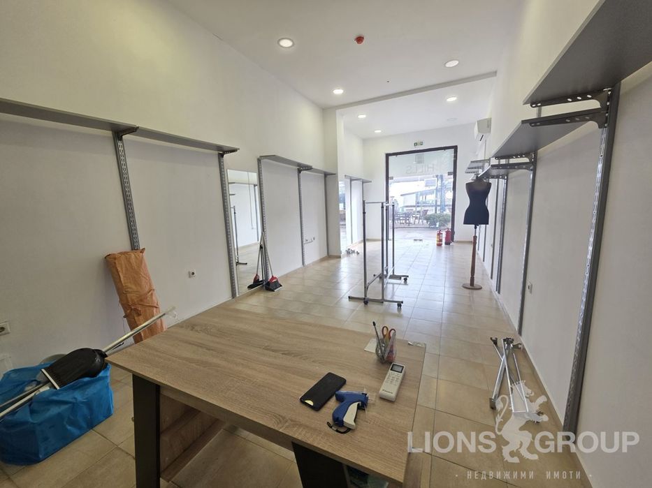 Магазин в Варна, област-к.к.Златни пясъци площ 78 цена 235000