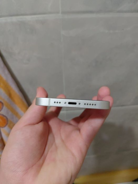 Продам айфон 13 на 128 гб