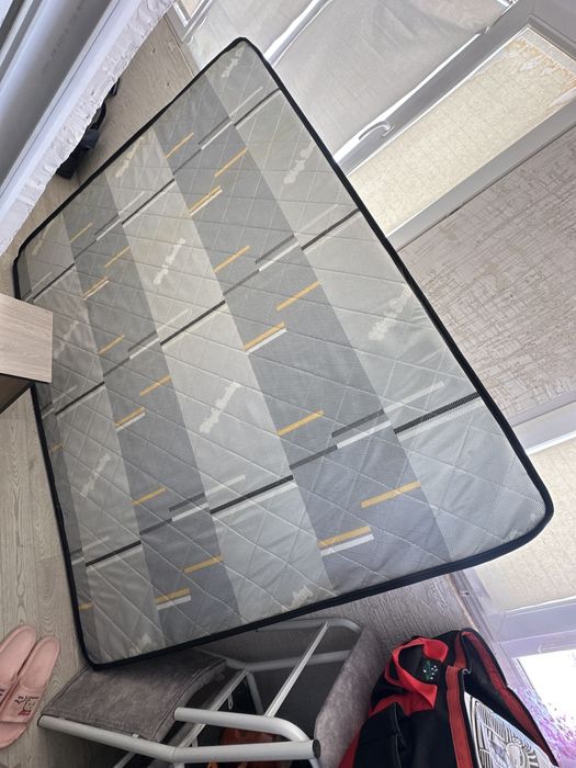 Отдам даром матрас в хорошем состоянии самовывоз