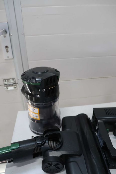 Вертикална прахосмукачка Vexilar Blitz V9 Pro, лек ДЕФЕКТ