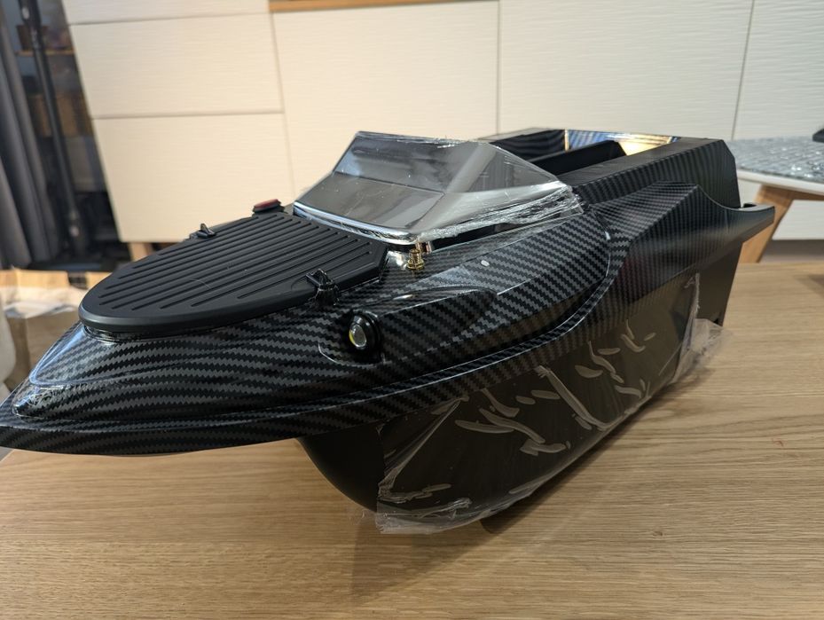 Navomodel / Barcă de Navomodel / Barcă de plantat Flytec V080 cu GPS și SONAR - NOUĂ (în folie) + Geantă