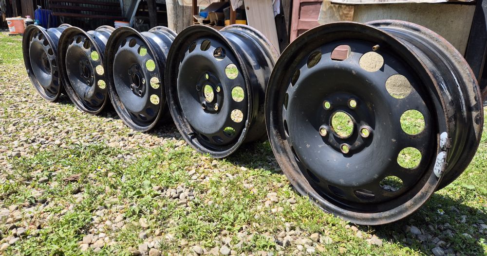Jante de tablă 5x112 și o buc 5x100 r16