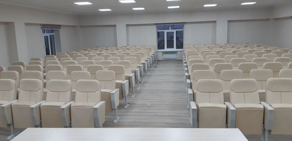 Кресла для кинотеатров и актовых залов - новые оптом разница есть