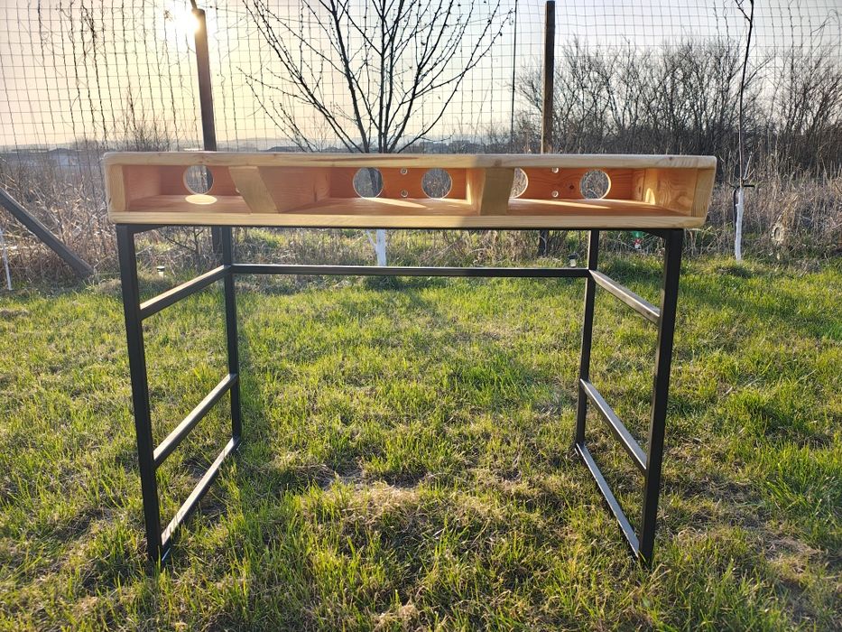 Birou la comanda din lemn masiv si cadru metalic