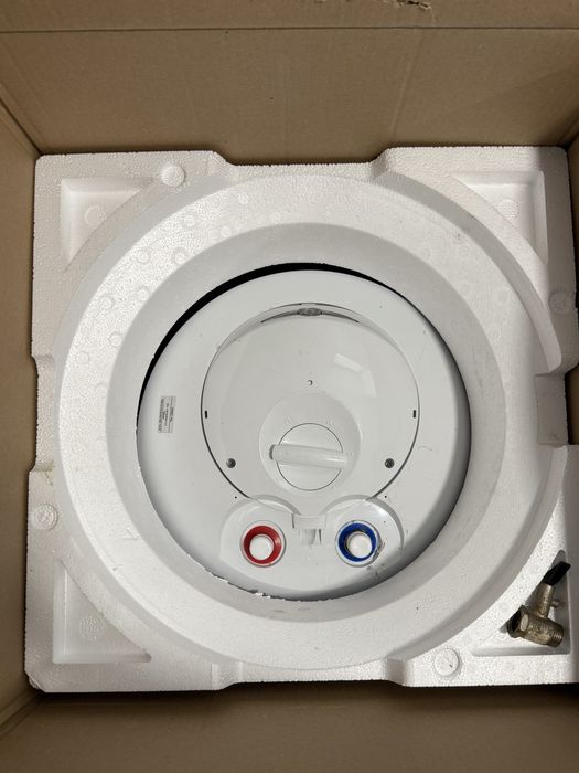 Вертикален бойлер Tesy BiLight 100 50л