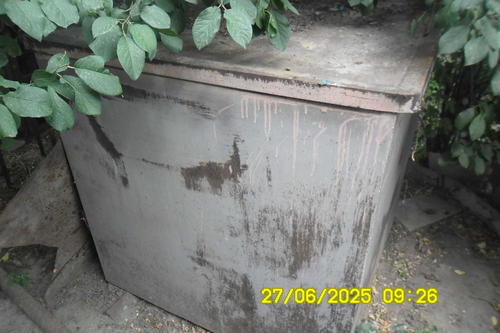 Срочно:продам металлические ёмкости железо 3 и 4