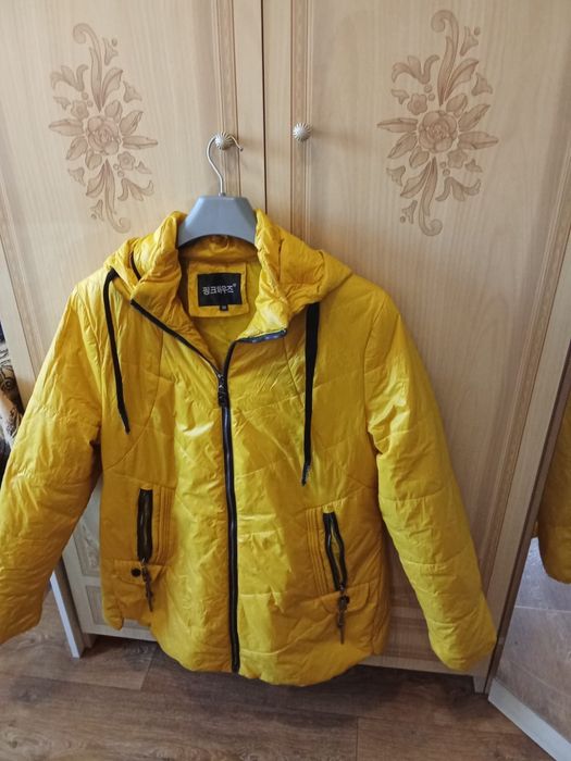 Продам куртку и платья