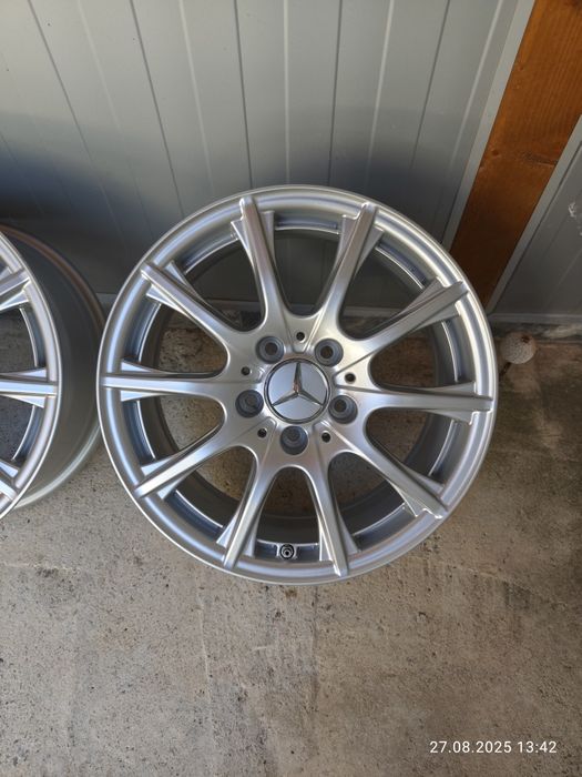 16/5/112-МЕРЦЕДЕС Ц и Е класа W 205 НОВ модел перфектни