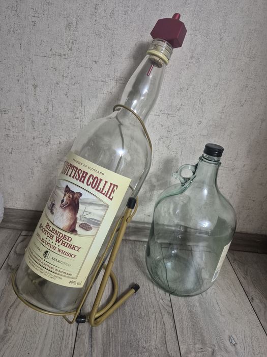 Бутылка от виски , большая.