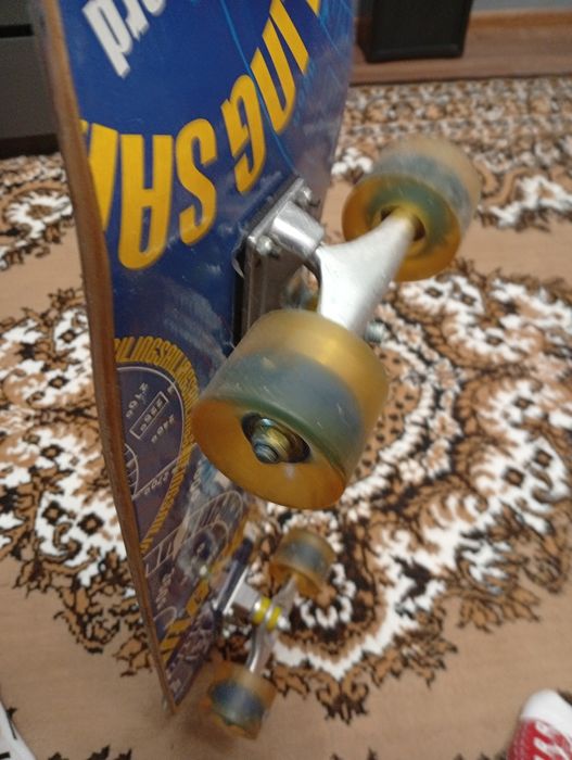 Скейт новый на улице небыл