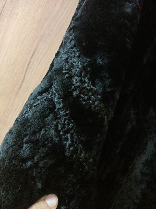 Продам шубу мутон+каракульча+ норка