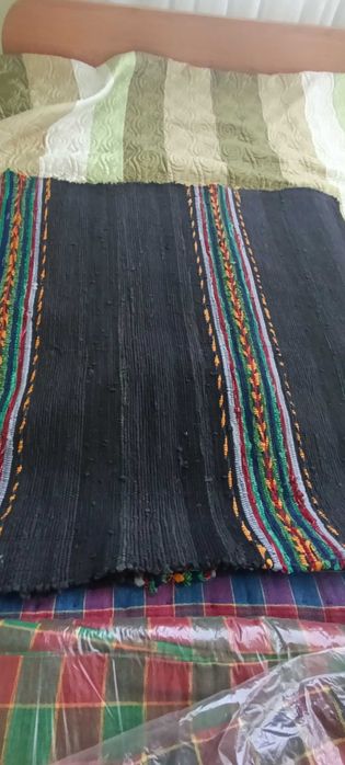 Ръчно тъкани черги с естествени багрила, различни раьцветки