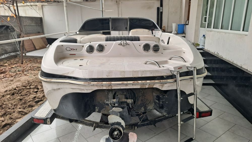 КАТЕР Tahoe Q5i (маторли қайиқ)
