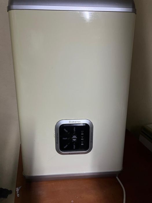 Продаю Аристон б/у