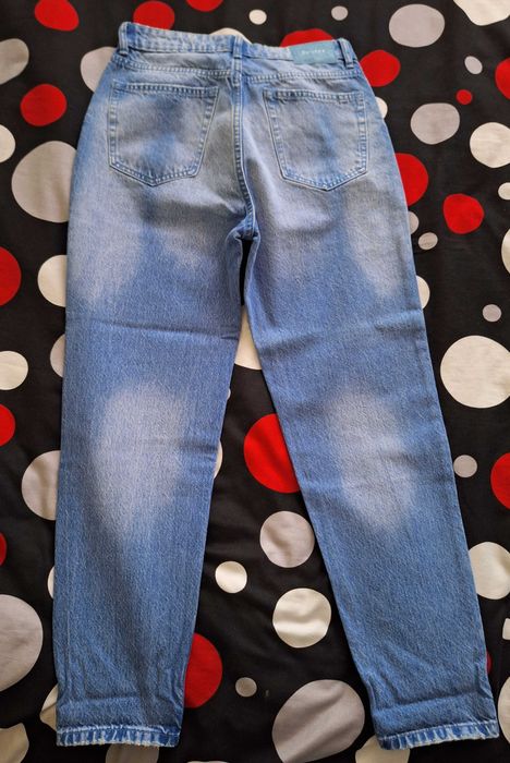 Blugi Bershka 38 noi