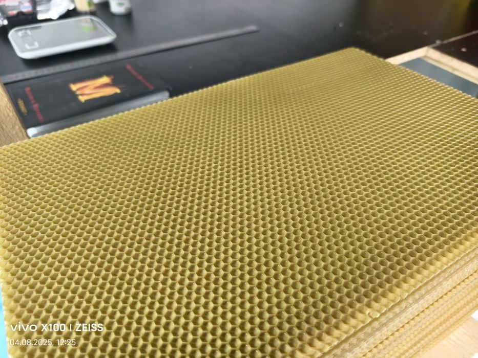 Ващина из натурального воска .