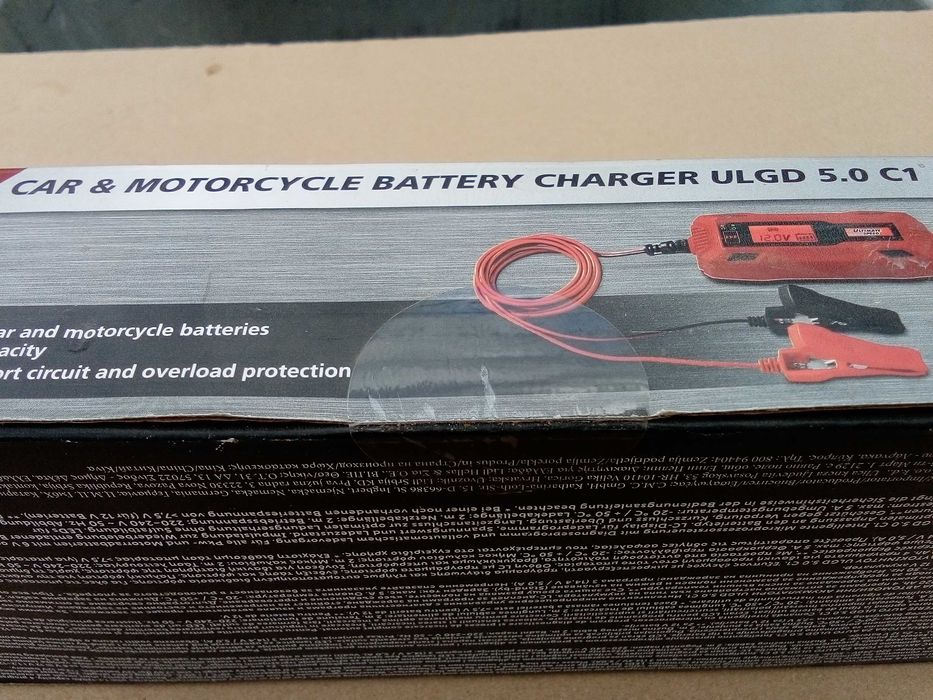 Incarcator/redrsor baterii auto & moto