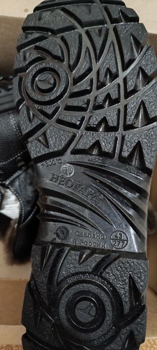 Продам спец обувь Техноавиа/Cofra